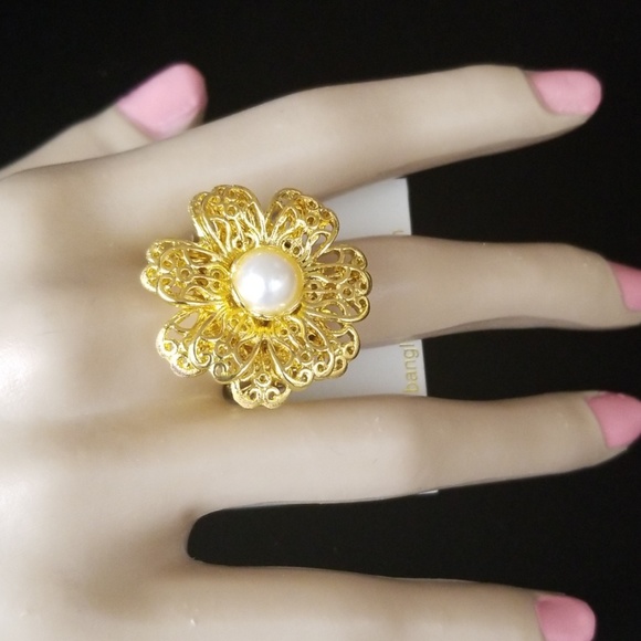 NWT Amrita Singh Faux Pearl Gold Tone Filigree Flower Stretch Band Ring One Size - Picture 13 of 15